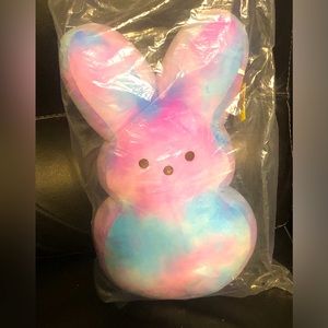 Plush Peep is 17“ x 9”